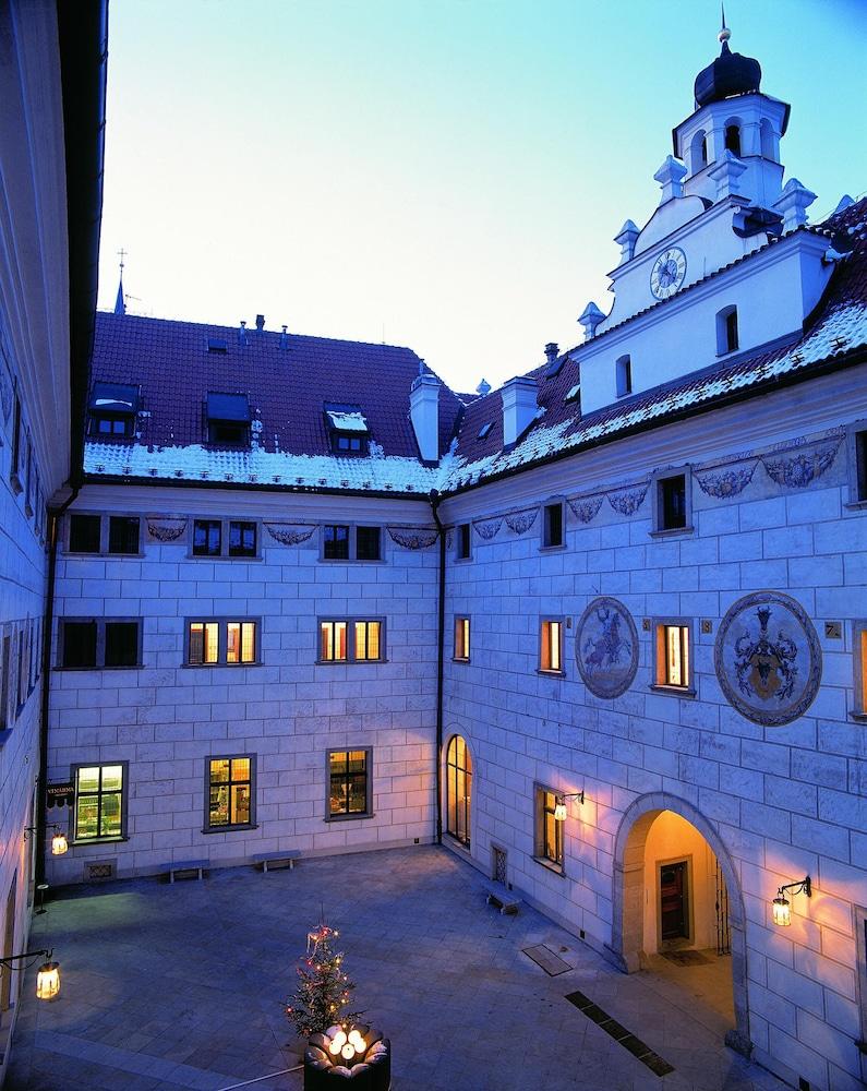 Ruze 5* Cesky Krumlov